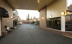 Cotswold Motor Inn